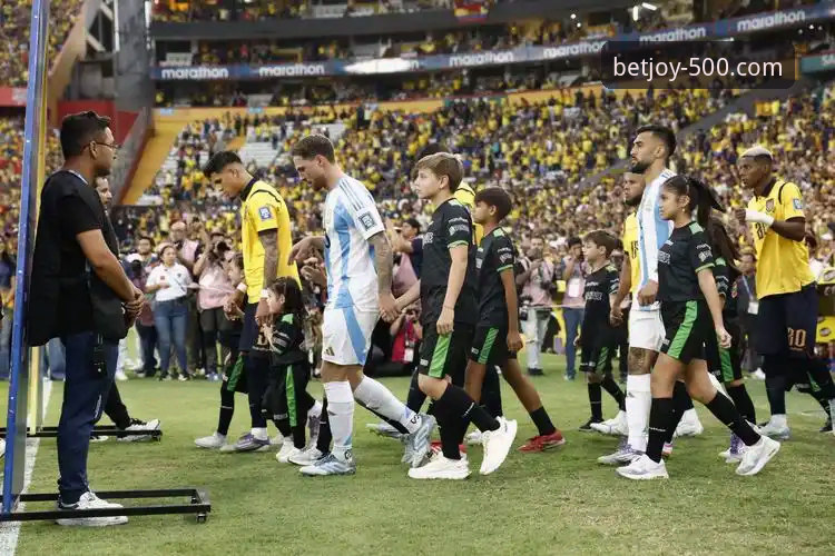 沉浸式观赛体验 vs 传统资讯获取：阿根廷大胜背后的信息革命